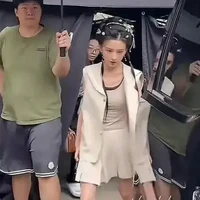 Hal itu memunculkan diskusi tentang standar kecantikan di China. Para atris muda disebut sering menghadapi tekanan besar untuk mempertahankan bentuk tubuh yang sangat langsing dan melakukan diet ketat. Foto: Weibo