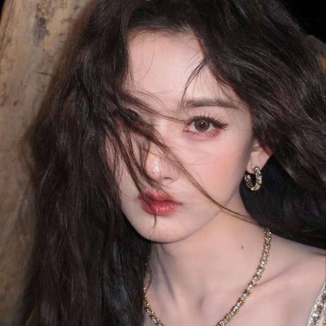 Potret Aktris China di Balik Layar Jadi Viral,  Foto Tanpa Edit Bikin Khawatir
