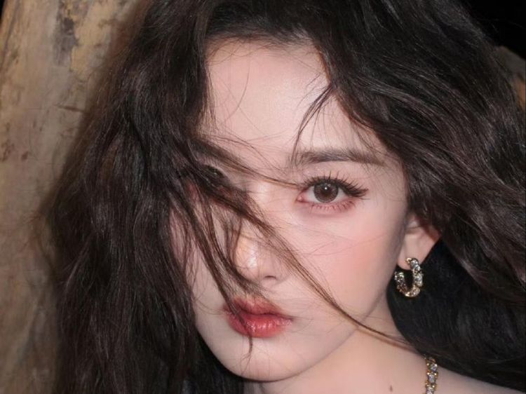 Potret Aktris China di Balik Layar Jadi Viral,  Foto Tanpa Edit Bikin Khawatir
