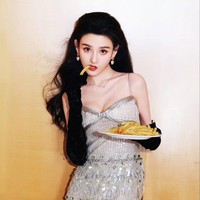 Diet yang dikombinasikan dengan jadwal padat dilaporkan menjadi salah satu alasan terbesar mengapa banyak bintang mengalami penurunan berat badan yang cepat dan tidak sehat. Foto: Weibo