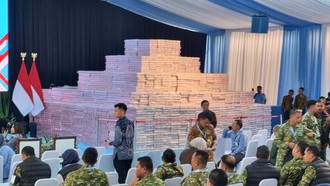 Bak Piramida, Tumpukan Uang Rp 10 T dari Kasus Hutan Dipamerkan di Kejagung