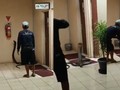 Ngeri! King Cobra Masuk Toilet Karyawan, Netizen: Langsung Resign Aja