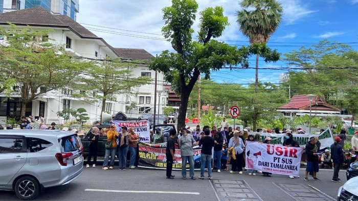 Warga demo menolak proyek PSEL dibangun di Tamalanrea Makassar.