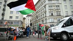 Warga Wina Protes Israel Ikut Festival Musik Eropa