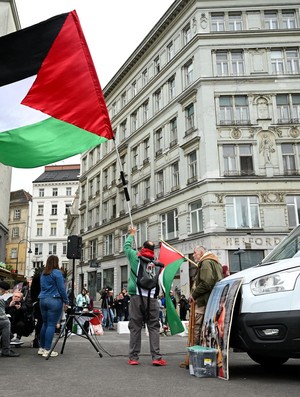 Warga Wina Protes Israel Ikut Festival Musik Eropa