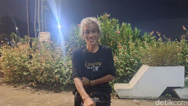Ahmad Maulana atau Bang Apur, warga Jagakarsa, peduli lingkungan Waduk Brigif. Ahmad Maulana atau Bang Apur, warga Jagakarsa, peduli lingkungan Waduk Brigif.