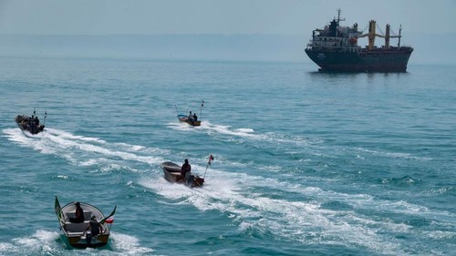 Armada nyamuk Iran menantang Angkatan Laut AS di Selat Hormuz