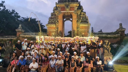 Dispar Badung menggelar program promosi wisata bertajuk Familiarization Trip dan para agen perjalanan asal India di Pura Taman Ayun Mengwi, Badung, Bali, Rabu. (Foto: Dispar Badung)