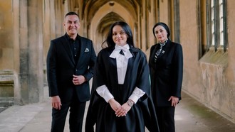 Ferdy Hasan Bangga Hadiri Wisuda Anak di Universitas Cambridge