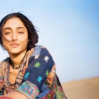 Pemilik nama lengkap Rahavard Farahani itu pernah beradu akting dengan bintang-bintang besar, seperti Leonardo DiCaprio dalam Body of Lies. Golshifteh juga bermain dalam ‘Extraction’ bersama Chris Hemsworth hingga ‘Paterson’ bersama Adam Driver.  Foto: Instagram @golfarahani