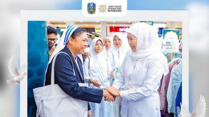 Gubernur Khofifah Indar Parawansa bersama umat Kristiani