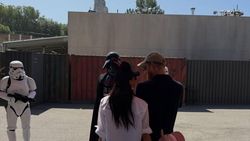 Happy Family! Potret Meghan Markle Sekeluarga ke Disneyland