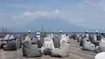 Healing Tipis-tipis! Ini 10 Kafe View Pegunungan Terbaik di Puncak