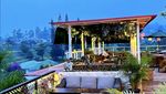 Healing Tipis-tipis! Ini 10 Kafe View Pegunungan Terbaik di Puncak