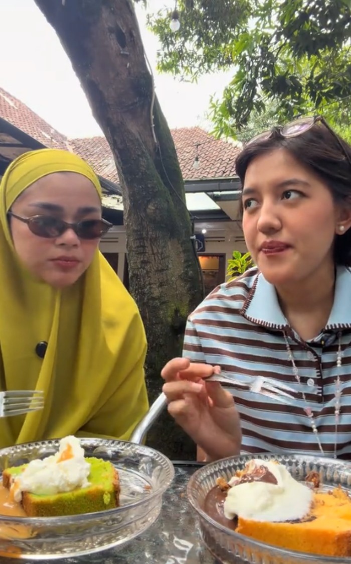 Ify dan Sivia kulineran