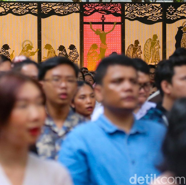Jemaat Padati Katedral, Misa Kenaikan Yesus Kristus Berlangsung Khidmat