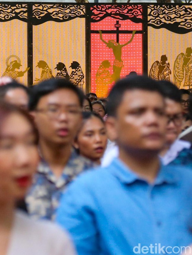 Jemaat Padati Katedral, Misa Kenaikan Yesus Kristus Berlangsung Khidmat