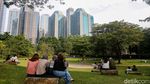 Libur Panjang, Warga Serbu Hutan Kota GBK untuk Piknik Murah di Tengah Jakarta