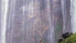 Potret Luna Maya Cs Liburan di Air Terjun Tumpak Sewu dan Bromo, Bikin Mupeng!