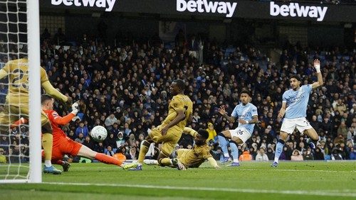 Soccer Football - Premier League - Manchester City v Crystal Palace - Etihad Stadium, Manchester, Britain - May 13, 2026 Manchester Citys Omar Marmoush scores their second goal Action Images via Reuters/Jason Cairnduff EDITORIAL USE ONLY. NO USE WITH UNAUTHORIZED AUDIO, VIDEO, DATA, FIXTURE LISTS, CLUB/LEAGUE LOGOS OR LIVE SERVICES. ONLINE IN-MATCH USE LIMITED TO 120 IMAGES, NO VIDEO EMULATION. NO USE IN BETTING, GAMES OR SINGLE CLUB/LEAGUE/PLAYER PUBLICATIONS. PLEASE CONTACT YOUR ACCOUNT REPRESENTATIVE FOR FURTHER DETAILS..