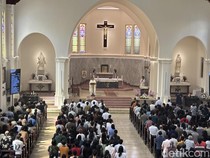 Pesan Damai Warnai Misa Kenaikan Yesus di Katedral Surabaya