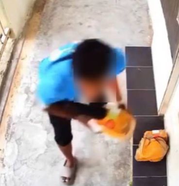 Aksi Kurir Curi Makanan Pelanggan Viral, Alasannya Bikin Netizen Heboh