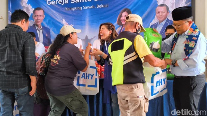Kuda Biru Project gelar bakti sosial peringati Kenaikan Yesus Kristus di Bekasi (Kurniawan Fadilah/detikcom)