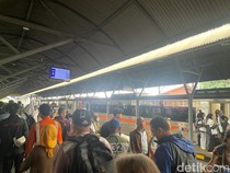Libur Panjang, 38 Ribu Penumpang Padati Stasiun Daop 8 Surabaya