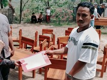 Tak Lagi Ngampar, Siswa SDN 2 Cibenda Sukabumi Kini Punya Meja-Kursi