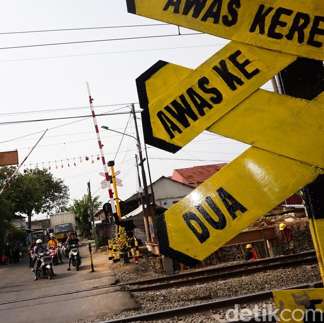 Uji Palang Pintu Otomatis dan Pos Penjaga di Perlintasan Ampera