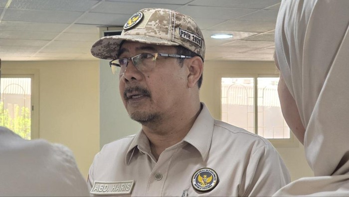 Wakil Ketua II PPIH Arab Saudi, Abdul Haris, dan Kepala Bidang Pelindungan Jemaah (Linjam) PPIH Arab Saudi, Muftiono, dalam agenda Pembinaan Petugas Sektor, Kloter dan KBIHU, di Hotel Mahd Alressalah, kawasan Syisyah, Makkah, Selasa (12/5/2026).