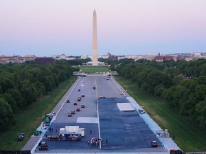 Kolam Bersejarah AS Dicat Biru Tuai Kritik, Trump Ngamuk Serang Obama-Biden!