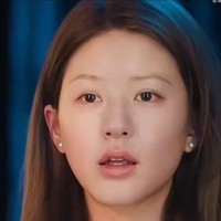 Penampilan Zhao Lusi tanpa makeup sempat bikin netizen heboh, karena wajahnya yang begitu natural dan sederhana. Meski tanpa riasan, pemain Hidden Love ini tetap terlihat cantik. Foto: Dok. Instagram