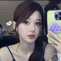 Saat mengenakan makeup, wajah Zhao Lusi pun nampak lebih fresh. Gaya makeupnya sangat khas menonjolkan natural soft glam. Foto: Dok. Instagram