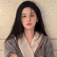 Penampilan Zhou Ye sebelum tanpa makeup terlihat natural apa adanya. Meski begitu, aktris pemain Legend of the Female General ini tetap terlihat stunning. Foto: Dok. Instagram