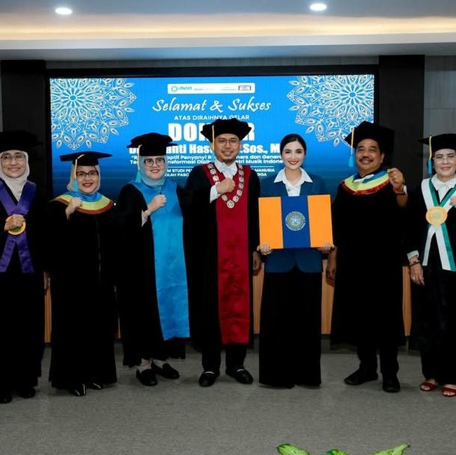 Ashanty Resmi Raih Gelar Doktor, Predikat Sangat Memuaskan