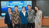 Calon menantu, Sarah Menzel. juga menghadiri sidang terbuka Ashanty. Foto: Instagram @ashanty_ash