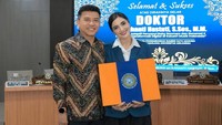 Ashanty dan Anang Hermansyah sudah berencana melakukan wisuda bersama juga dengan Azriel. Anang dan Azriel sama-sama lulus S2. Foto: Instagram @ashanty_ash