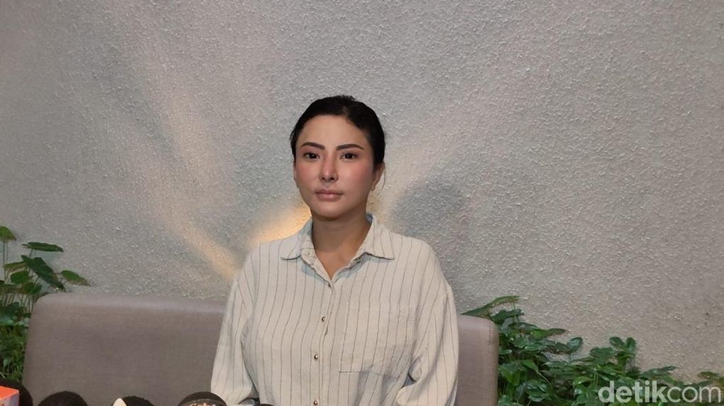 Ayu Aulia Tegaskan Nggak Ada Sebut Nama Pejabat soal Kabar Hamil