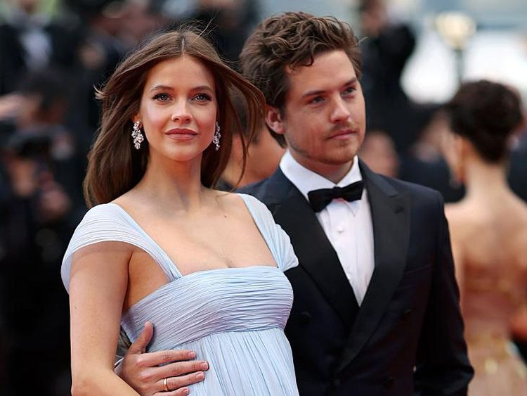 Barbara Palvin Perdana Pamer Baby Bump di Cannes, Gayanya Anggun Bak Princess