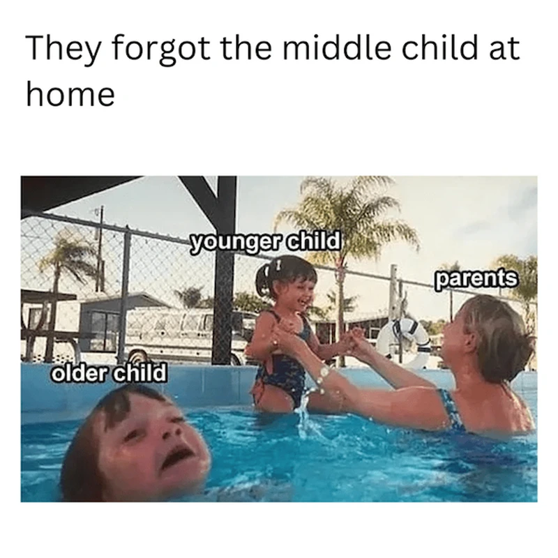 Siapa yang merupakan anak tengah pasti bakal ngerasa relate sama meme berikut ini. Sing sabar ya, Bos!