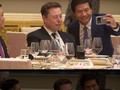 Jadi MC, Tim Cook sampai Bos Xiaomi Minta Foto Bareng Elon Musk