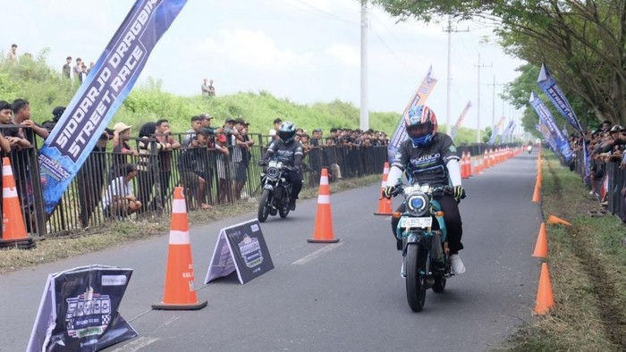 Ilustrasi event balap motor resmi di Sidoarjo