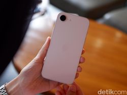 Unboxing iPhone 17e Soft Pink, Warnanya Menggoda Harga Rp 13 Jutaan