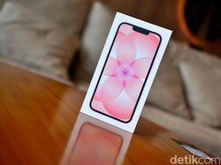 Unboxing iPhone 17e Soft Pink, Warnanya Menggoda Harga Rp 13 Jutaan