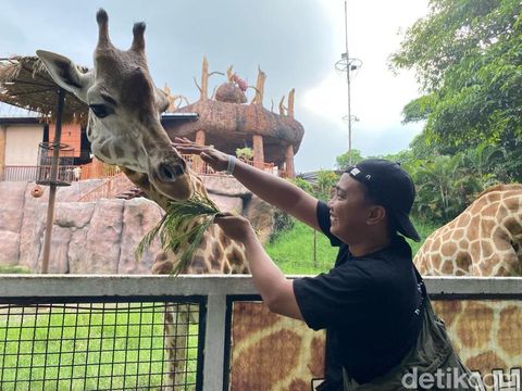 Jatim Park 2 dipadati wisatawan keluarga saat momen libur panjang akhir pekan
