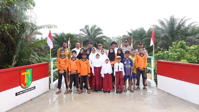 Jembatan Merah Putih Presisi di Kampar, Riau kini telah terhubung, Jumat (15/5/2026).