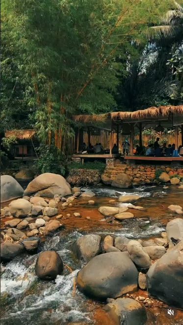Kafe Hits di Sentul Buat Weekend Santai
