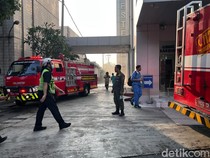 Gedung PPJT RSUD dr Soetomo Surabaya Terbakar, 5 Damkar Dikerahkan