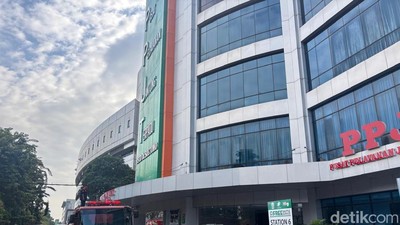 Situasi Terkini Kebakaran Gedung PPJT RSUD dr Soetomo Surabaya